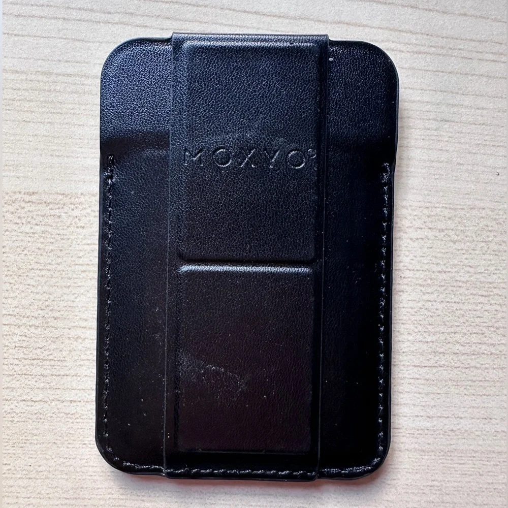 Moxyo Magnetic Wallet. Universal or Magsafe Compatible NEW
